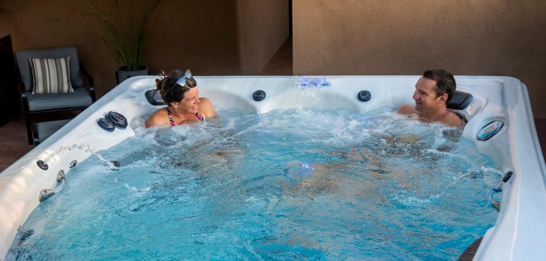 5 amazing luxury hot tubs and premium spas